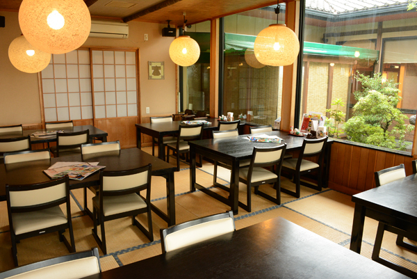 東松山店 座椅子座敷